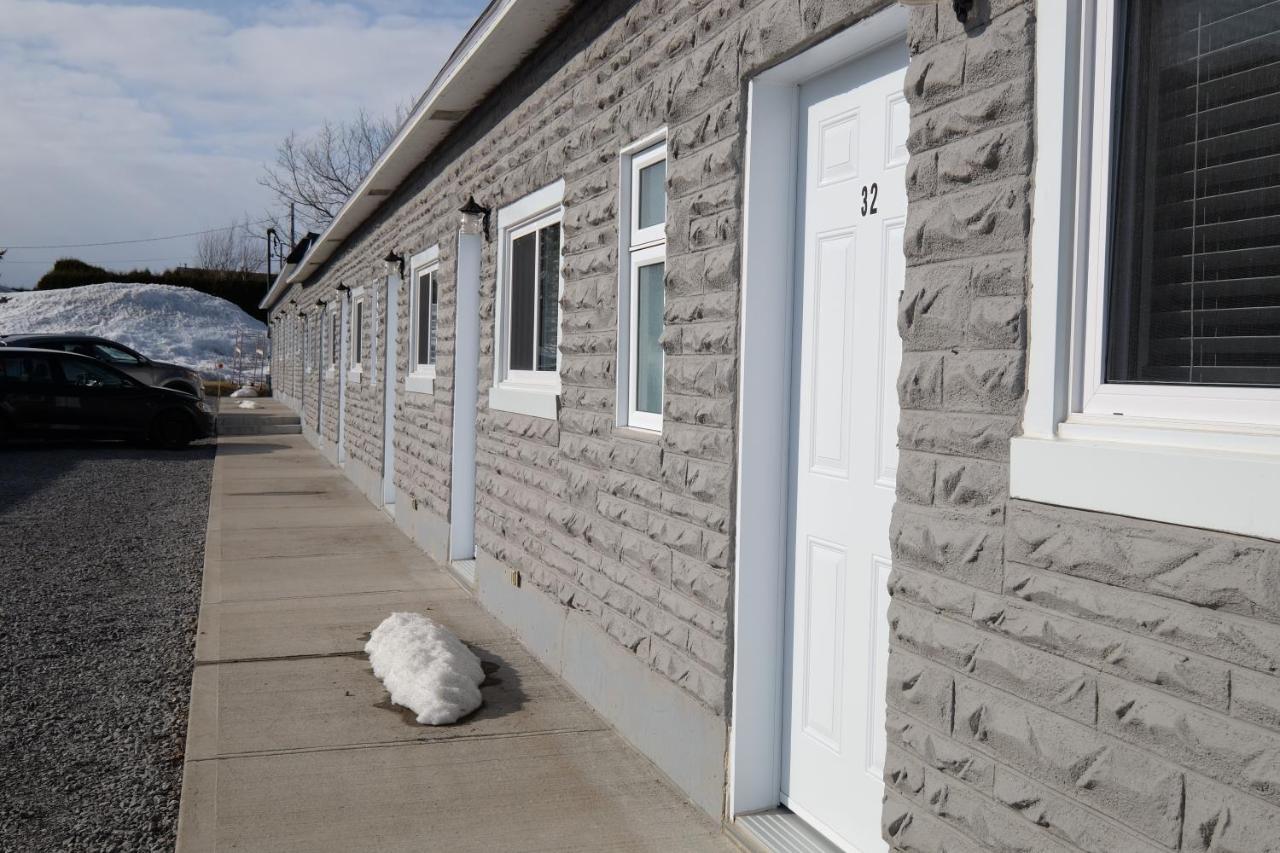 Motel Canadien Trois-Rivières Buitenkant foto